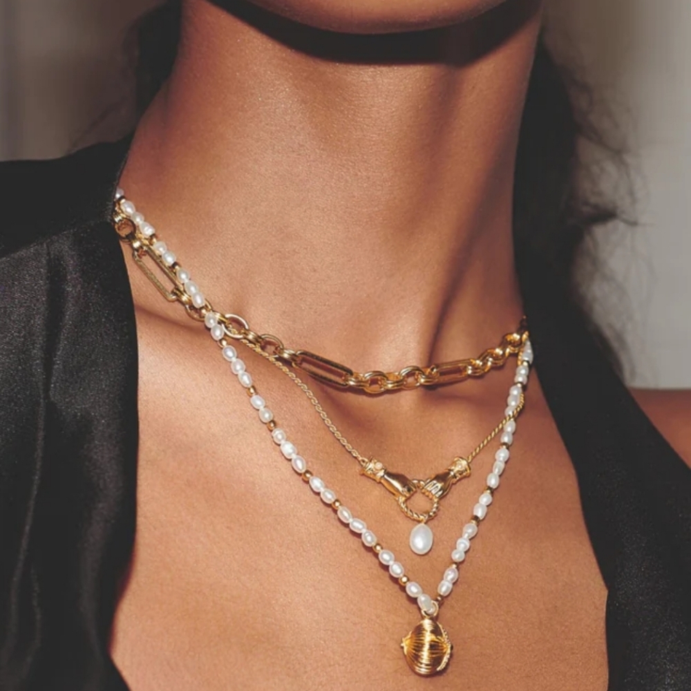 Missoma Harris Reed in good hands drop pendant necklace